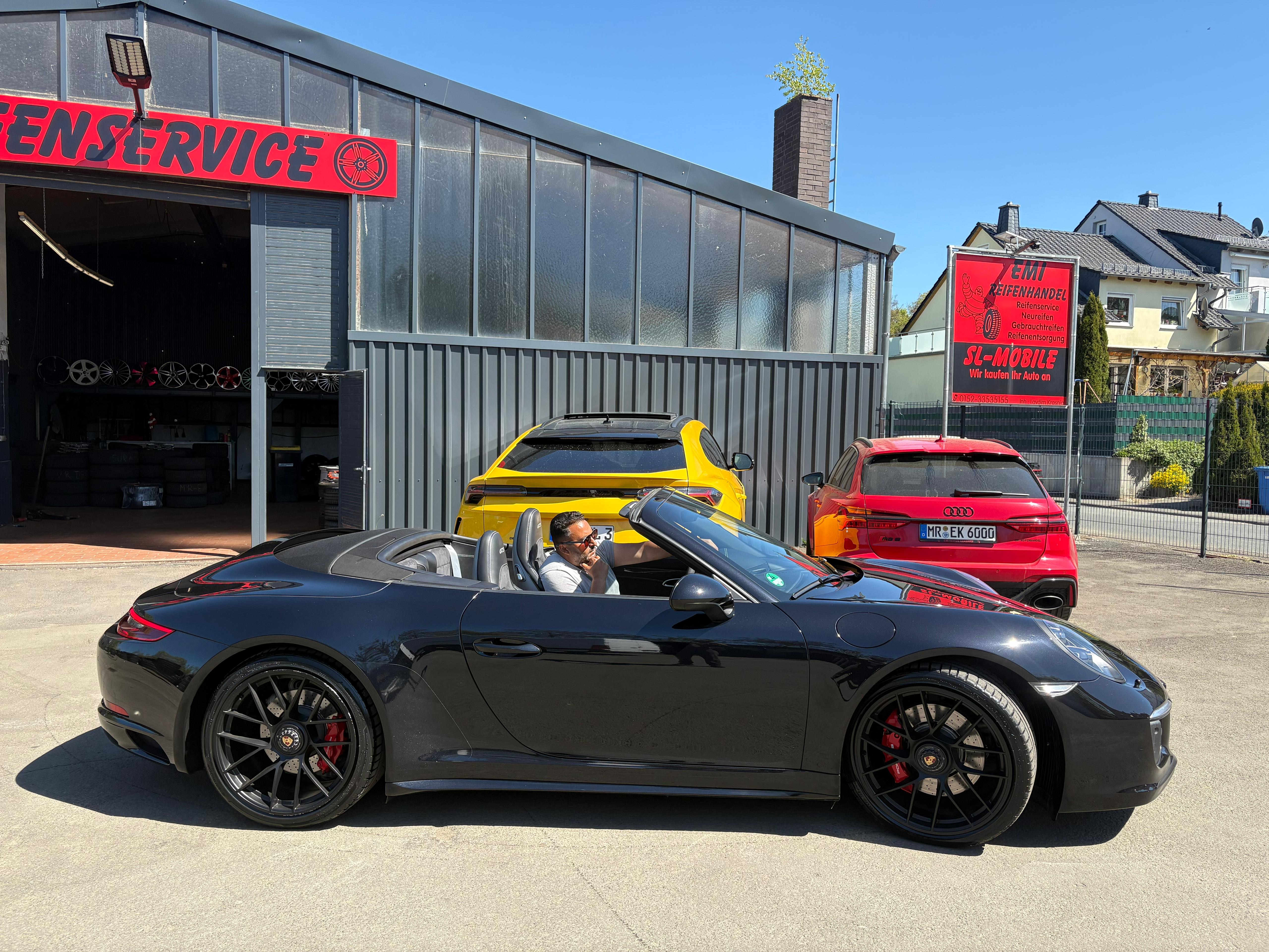 Porsche 911 Cabriolet vor EMI Reifenservice